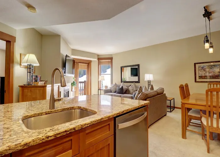 Co422 Copper One Apartment